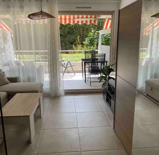 Daire Au Centre De Avec Terrasse *