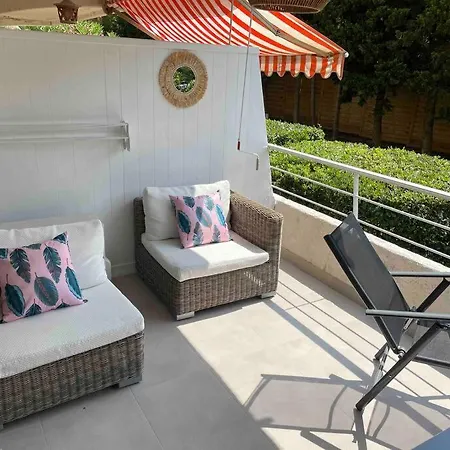 Au Centre De Avec Terrasse Apartamento Saint-Tropez